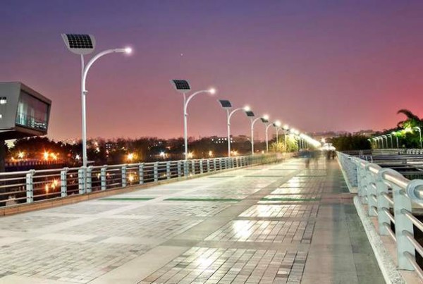 Đèn đường led năng lượng mặt trời 50w chip SMD ảnh 3